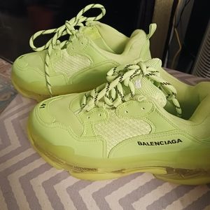 Designer athletic shoes, size 8 in bright yellow.